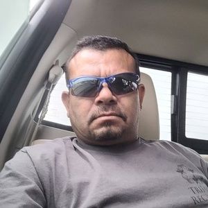 Meet your Posher, Santos